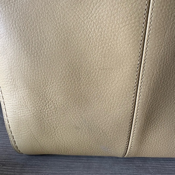 Yellow coach purse - Picture 4 of 7